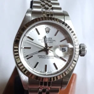 <span class="custom-chrono-grid-title" style="display:block; text-align:center; font-weight:normal; font-size:15px; line-height:1.6; color:#333;">ROLEX<br>Lady-Datejust 26<br>Ref.69174 | 1990年代頃<br><span class="grid-management-number" style="font-size:12px; color:#333; display:block; margin-top:4px;">管理番号 CT-0001</span></span>