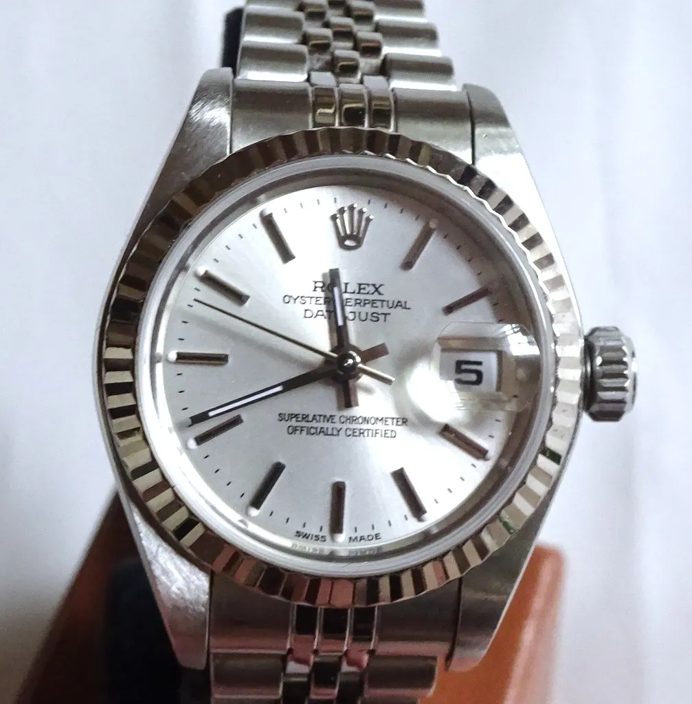 <span class="custom-chrono-grid-title" style="display:block; text-align:center; font-weight:normal; font-size:15px; line-height:1.6; color:#333;">ROLEX<br>Lady-Datejust 26<br>Ref.69174 | 1990年代頃<br><span class="grid-management-number" style="font-size:12px; color:#333; display:block; margin-top:4px;">管理番号 CT-0001</span></span>